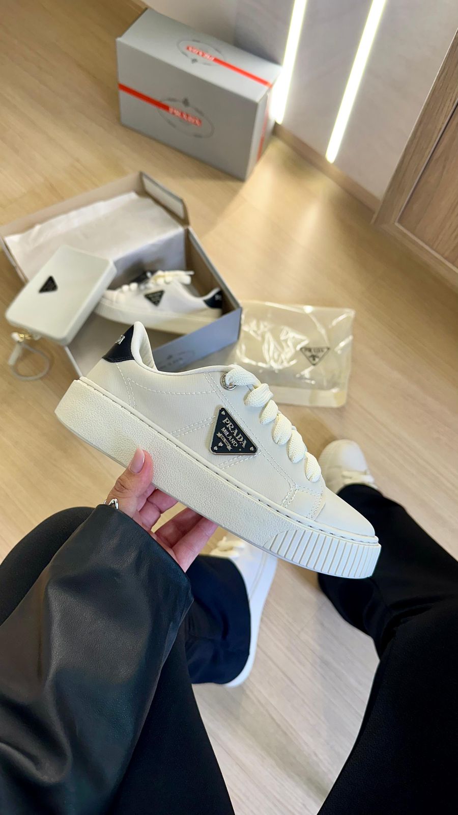 Tênis Prada Couro Plataforma: O Ícone do Estilo Versátil