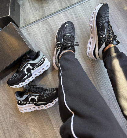 Tenis ON Cloudtilt Preto e Branco