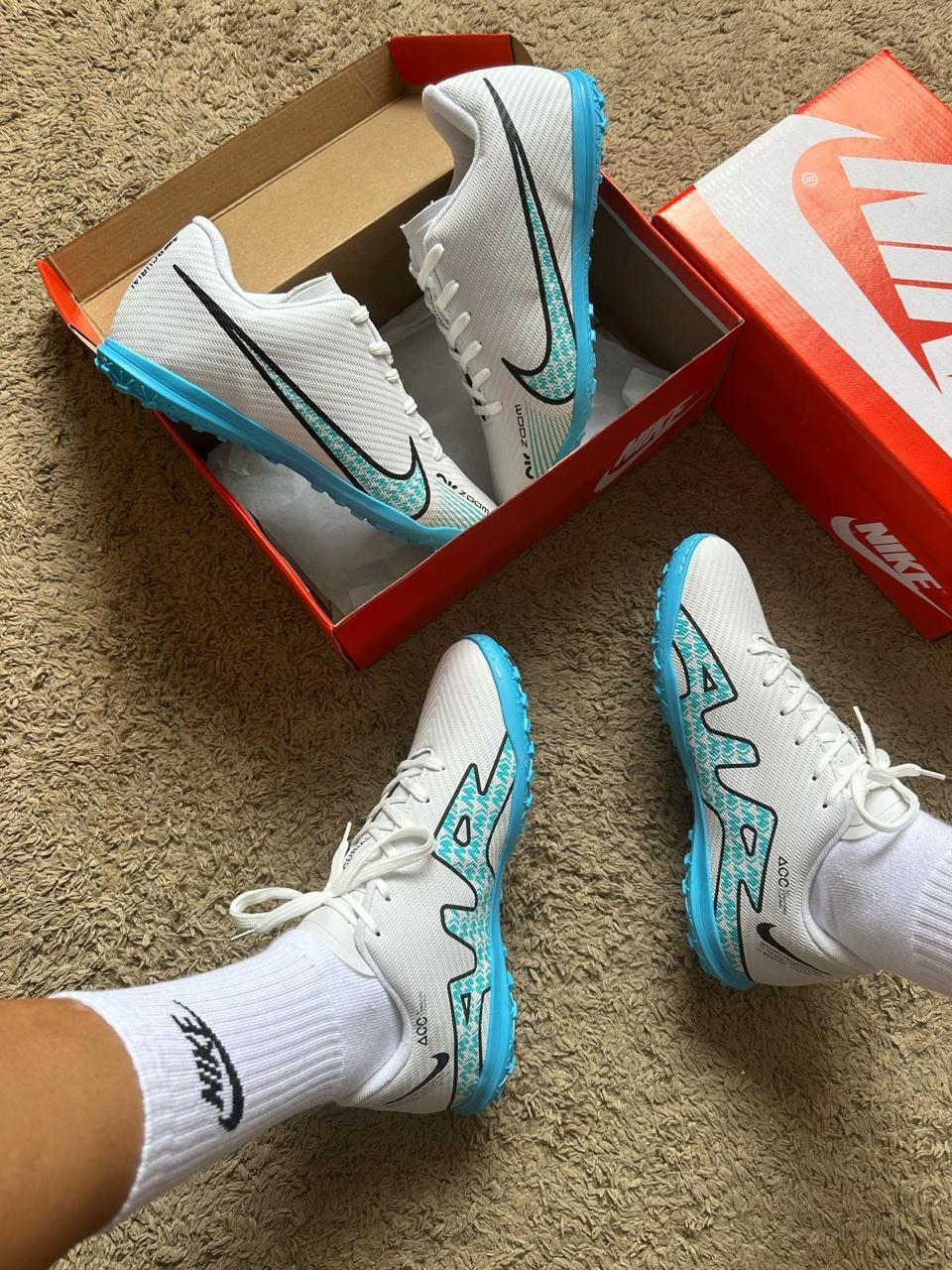 Mercurial Chuteiras Society Premium