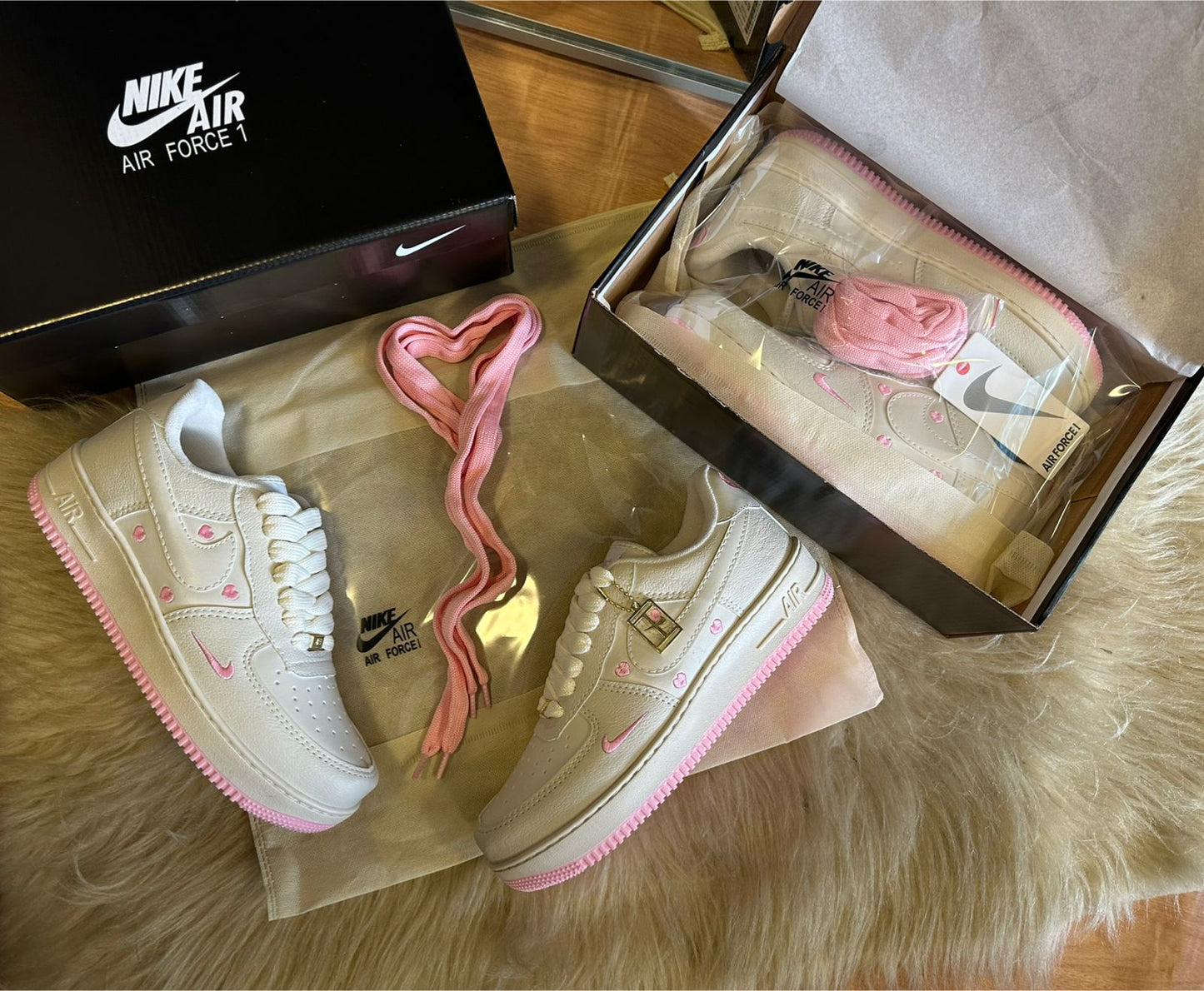 Modelo Feminino Air force Branco coração rosa