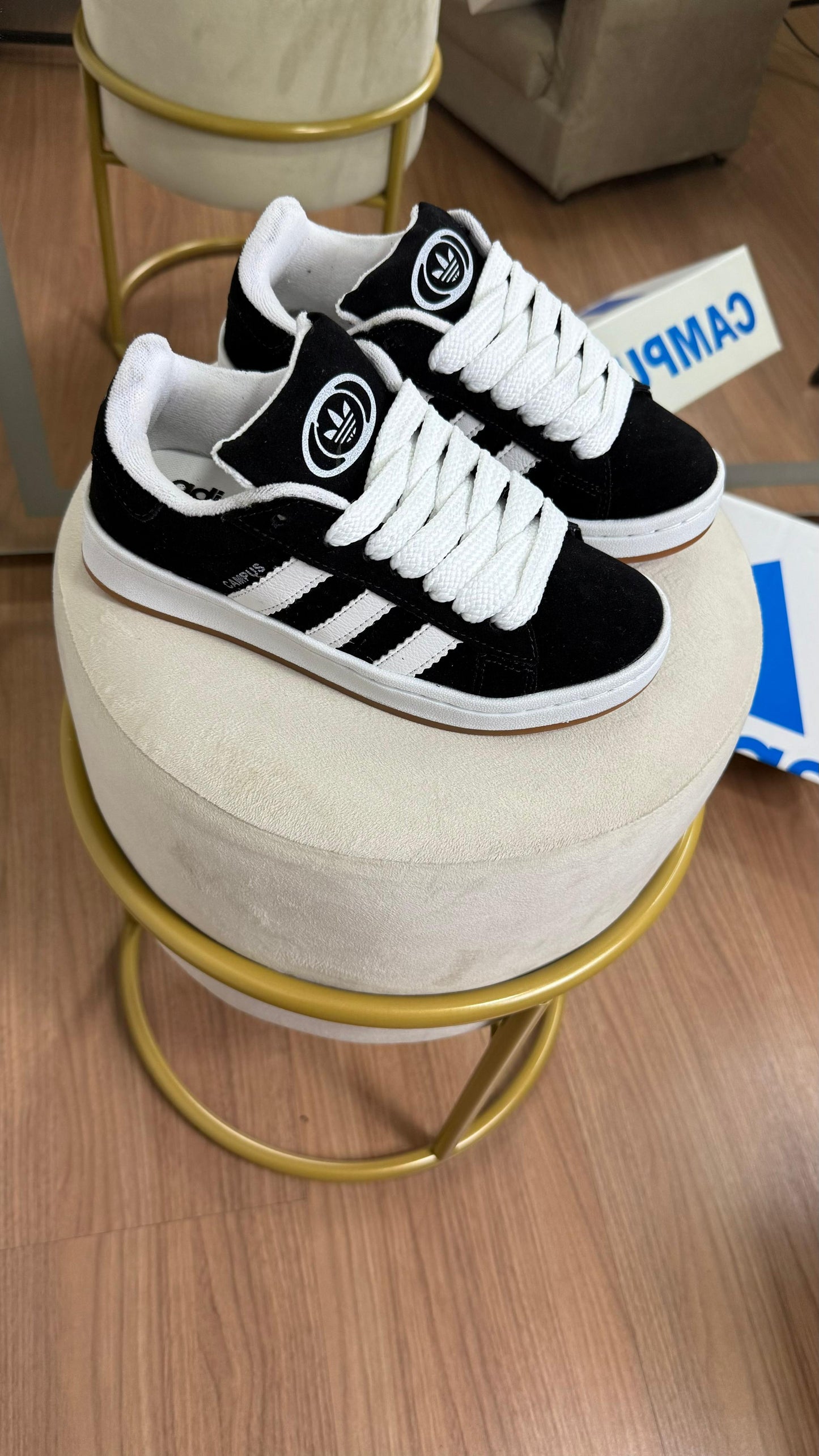 Tênis Adidas Campos OOS Unissex 2 Cadarços Preto/Branco