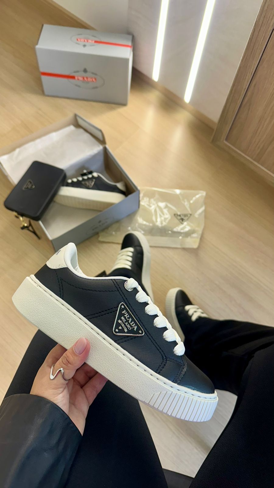 Tênis Prada Couro Plataforma: O Ícone do Estilo Versátil